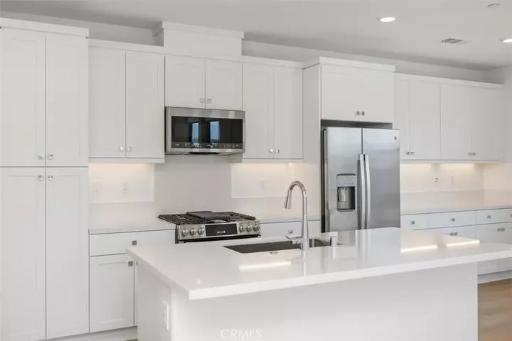 Property Photo: 1200 Lasso Way 301 CA 92675