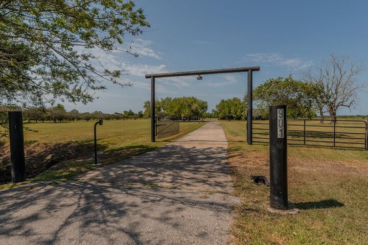 Property Photo:  901 Casey Road  TX 77713 