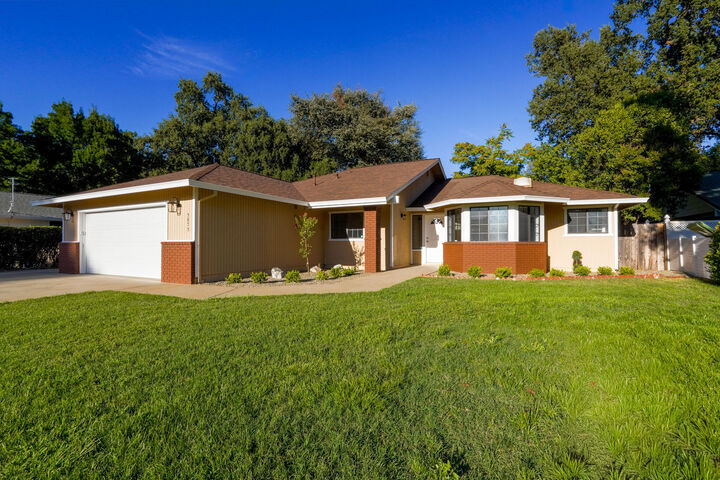 Property Photo: 5875 Farm House Lane CA 96001