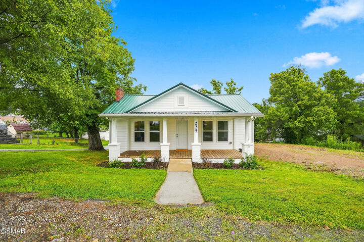 Property Photo: 225 Glen Avenue TN 37665