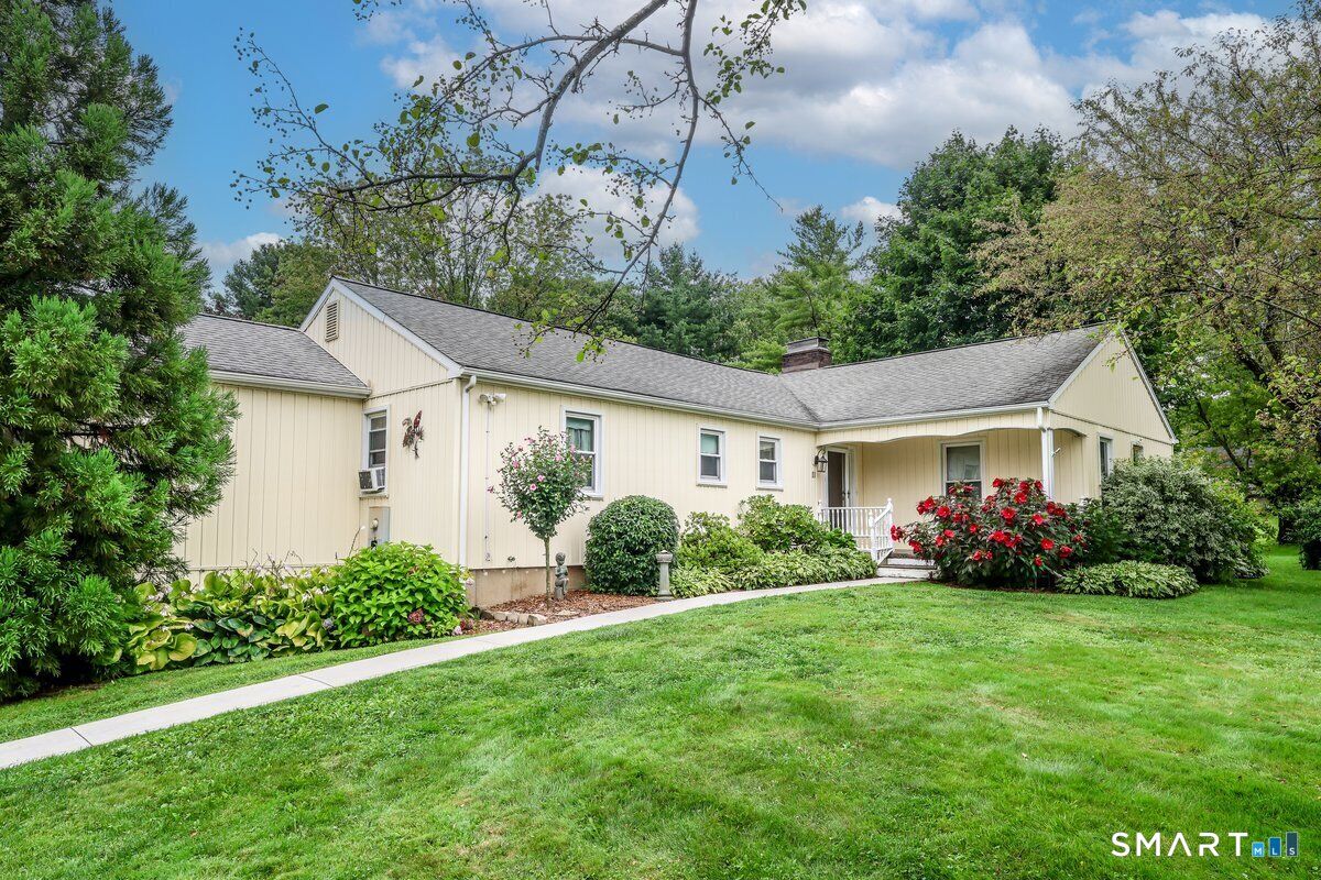 Property Photo:  11 Jefferson Drive  CT 06776 
