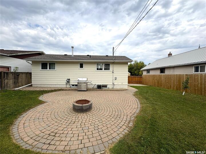 Property Photo: 435 2nd Avenue SK S0K 0C0