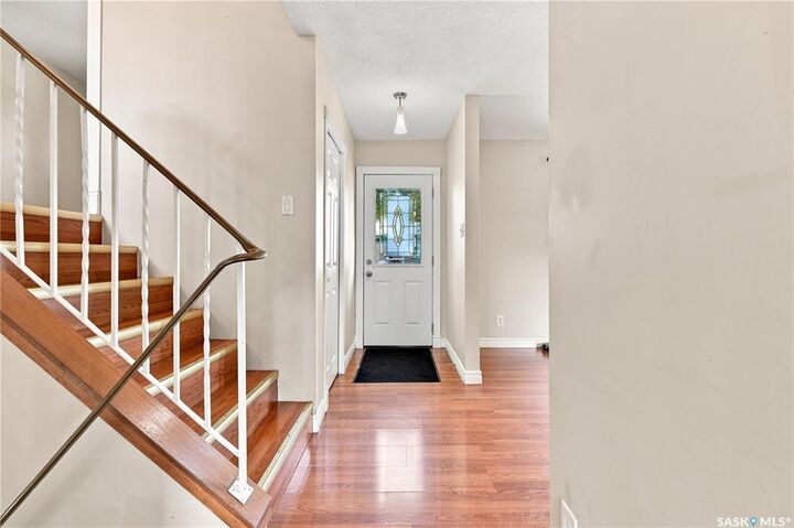 Property Photo:  145 Dalgliesh Drive  SK S4R 5T1 