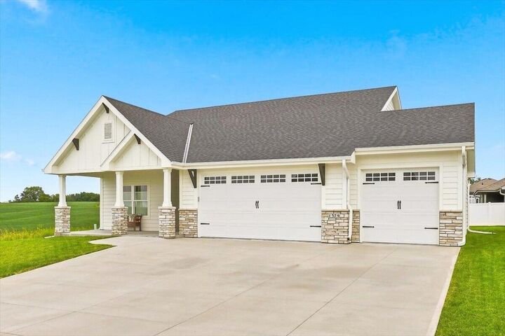 Property Photo:  1379 Ardmore  Street  IA 51503 