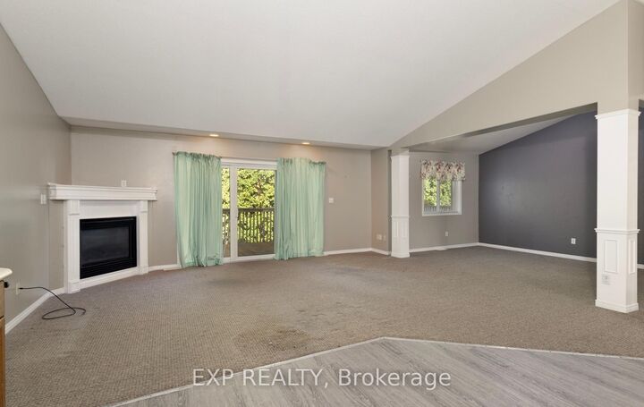 Property Photo:  1077 Hamilton Road 21  ON N5W 6G3 