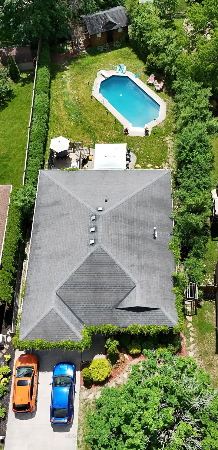 Property Photo: 2504 Idyllwood Crescent ON K9L 1Y9