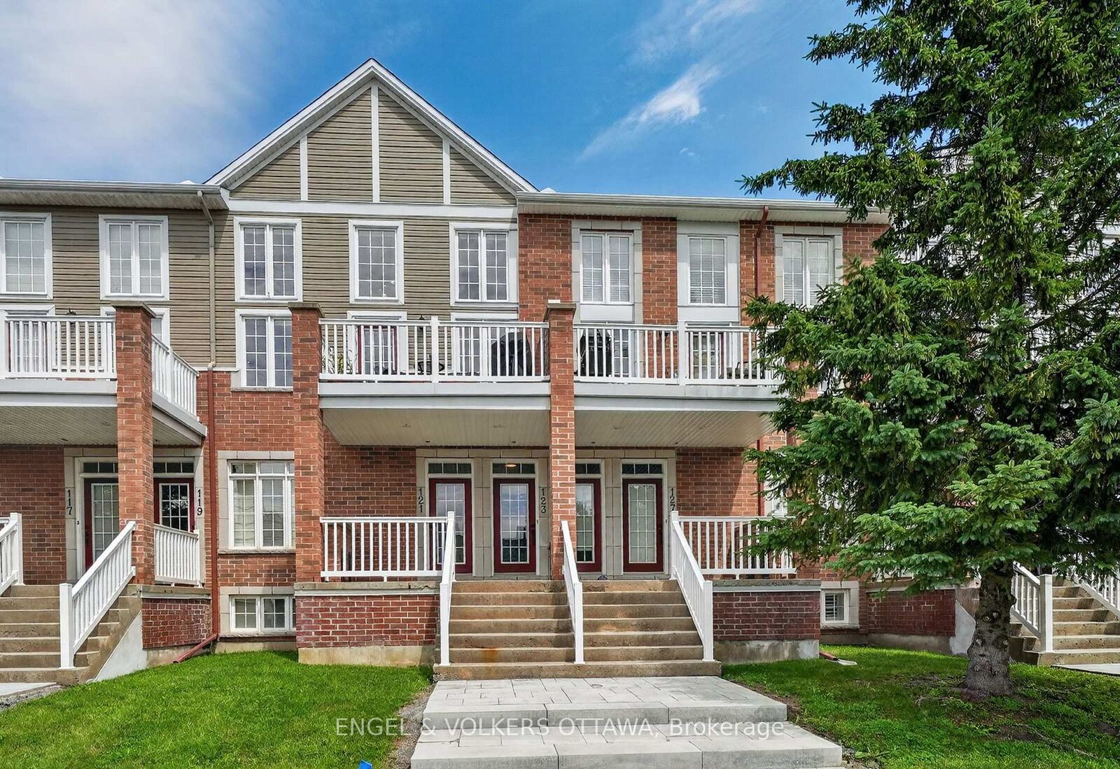 Property Photo:  123 Eye Bright Crescent  ON K1V 2K6 