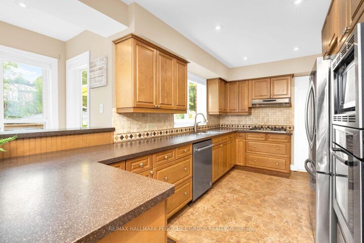 Property Photo: 10 Rosewood Avenue ON L9X 0P5