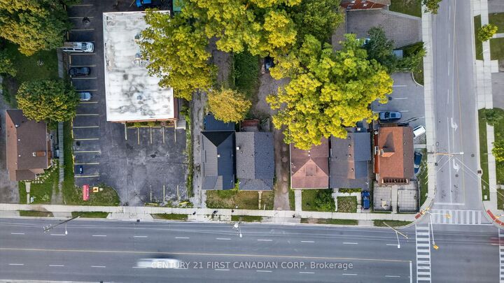 Property Photo:  384 Wharncliffe Road S  ON N6J 2M1 