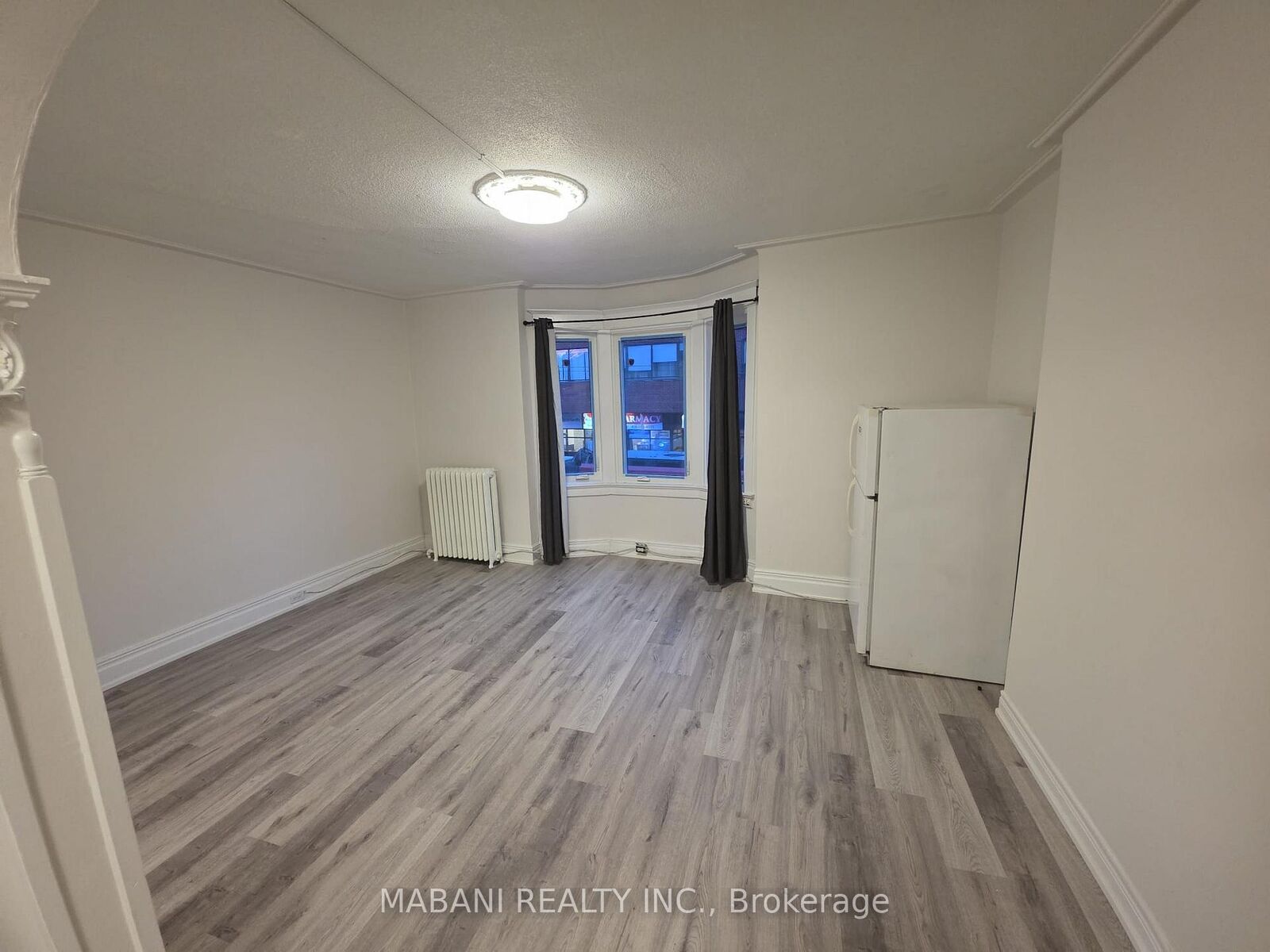 Property Photo:  2239 Dundas Street W  ON M6R 1X6 