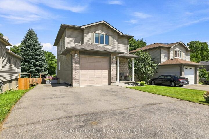 Property Photo:  216 Thames Street N  ON N5C 3E4 