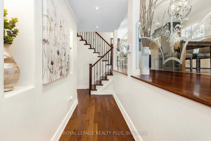 Property Photo: 2985 Dancer Court ON L5L 1Y5