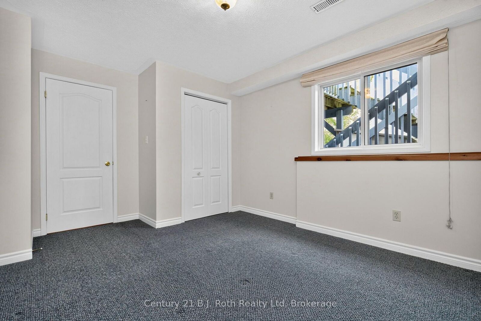 Property Photo:  13 Charles Street  ON L9M 2G6 