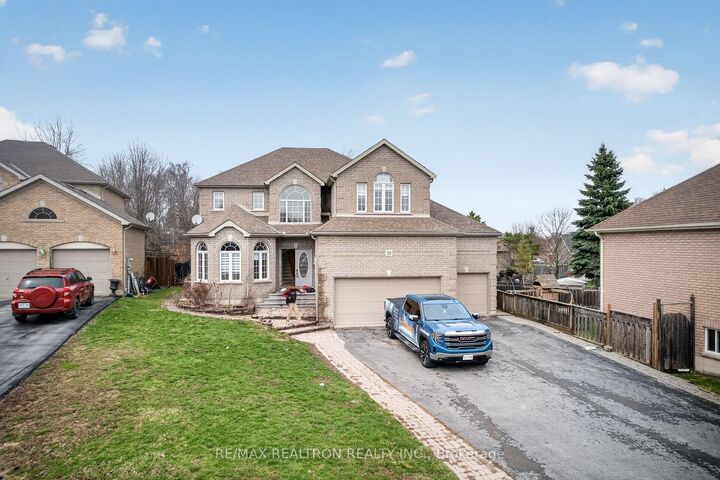 Property Photo: 20 Magnolia Court ON K8P 5M7