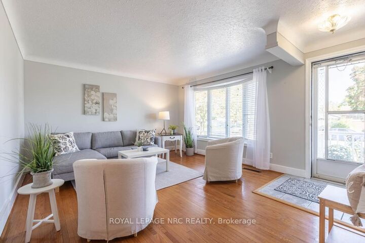 Property Photo:  10 Ridgeview Avenue  ON L2M 6B3 