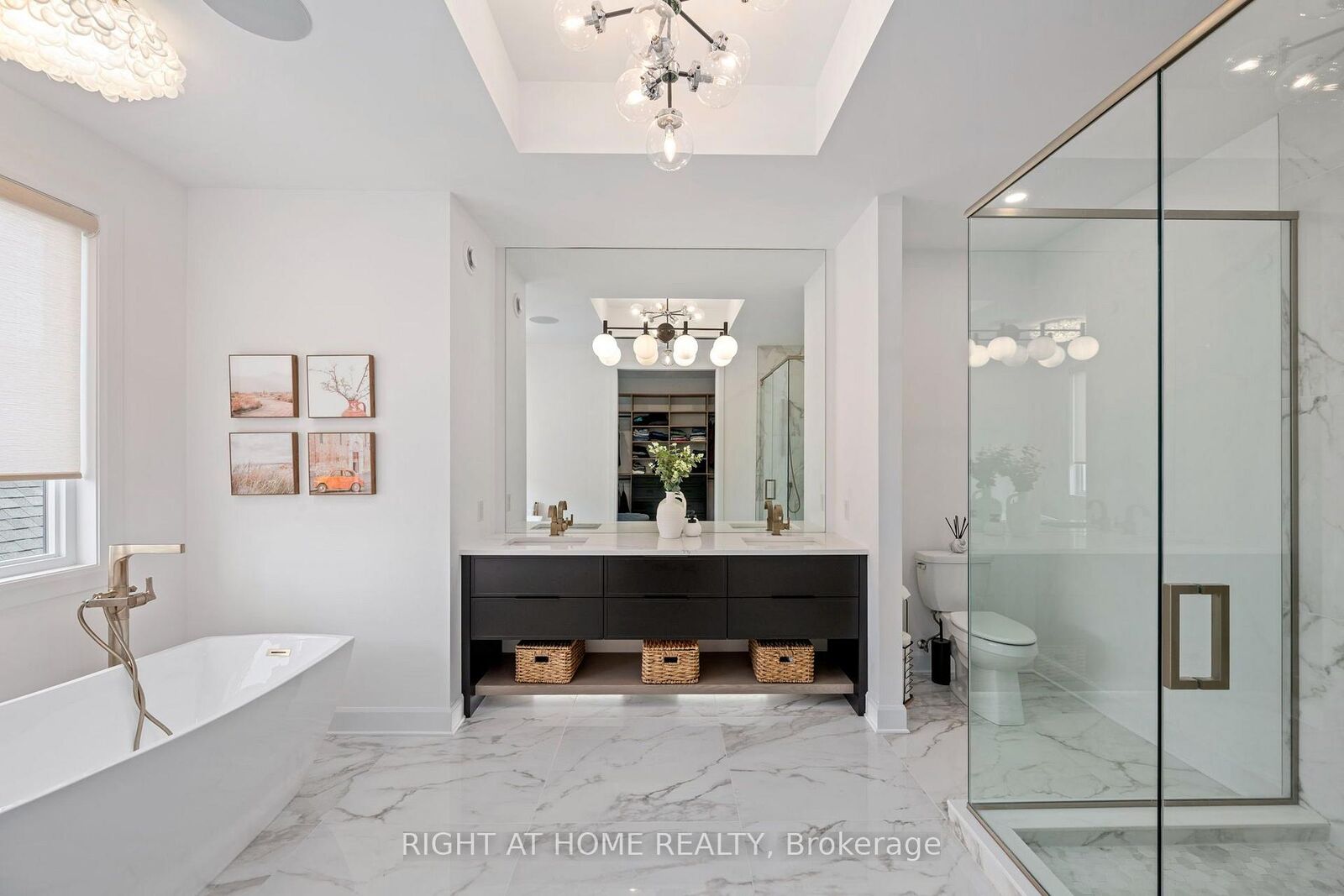Property Photo: 372 Manhattan Drive ON N6K 0L5