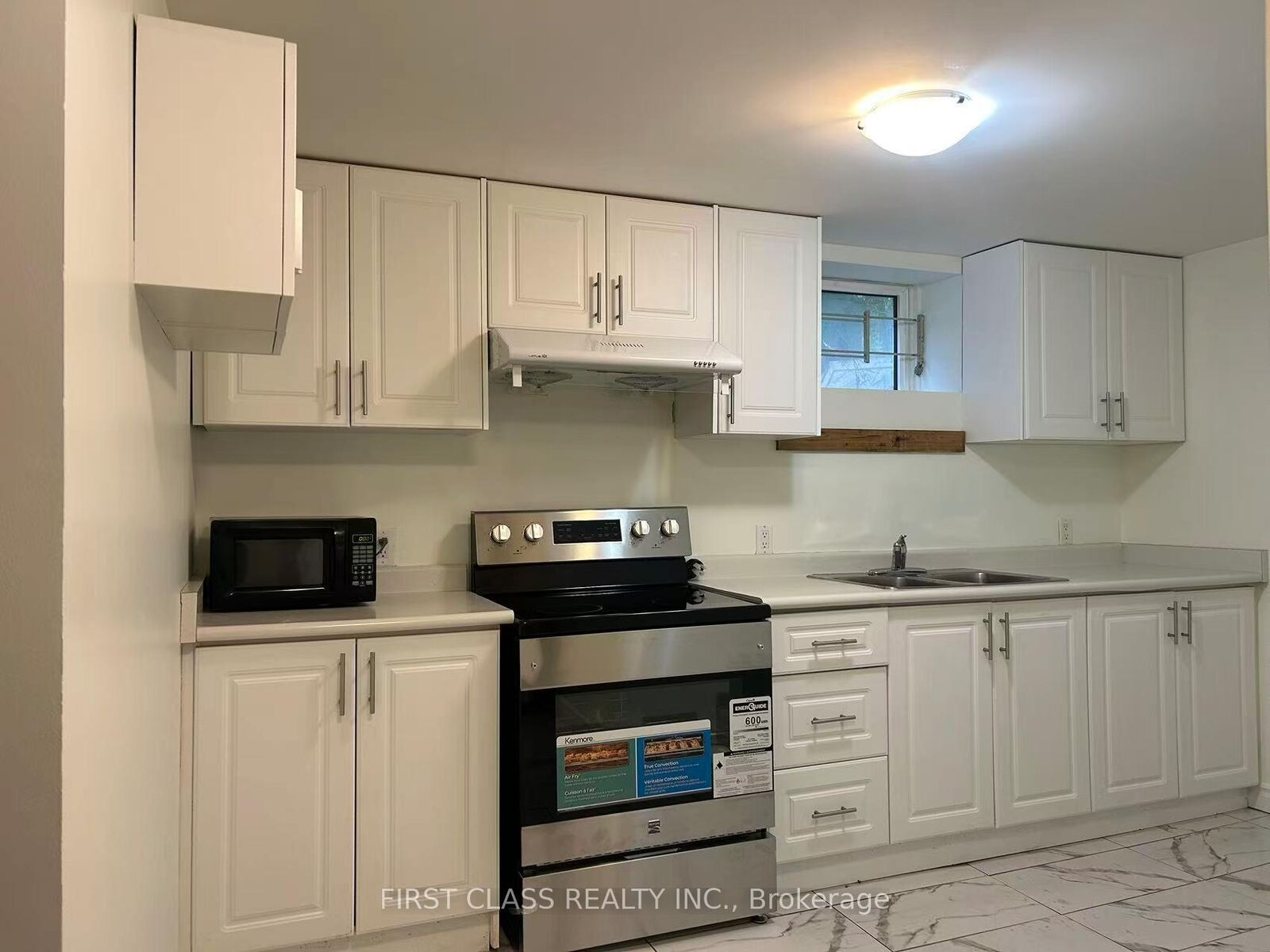 Property Photo:  448 Elmwood Avenue  ON L4C 1M4 