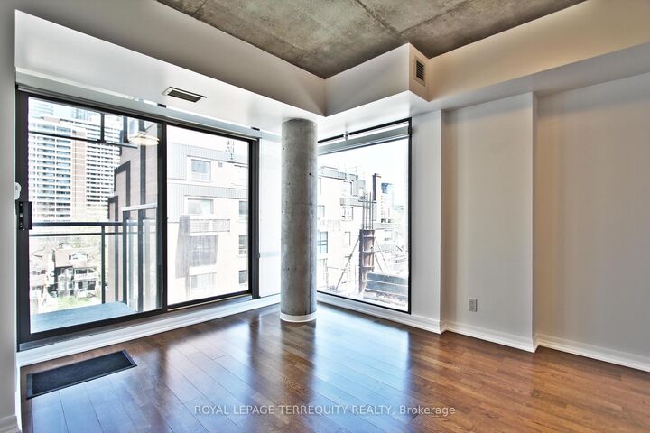 Property Photo: 22 Wellesley Street E 708 ON M4Y 1G3