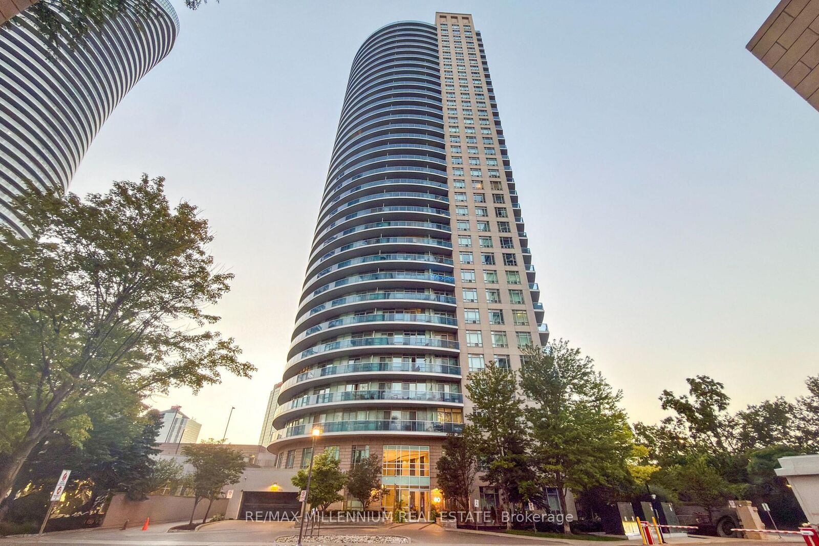Property Photo:  80 Absolute Avenue Lph06  ON L4Z 0A5 