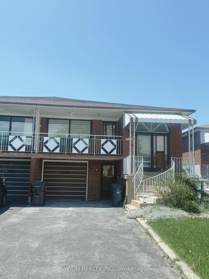 Property Photo:  248 Fairglen Avenue Part Of First Floor  ON M1W 1B1 