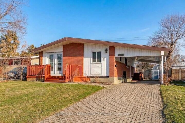 Photo de la propriété: 2223 Halifax Drive ON K1G 2W4