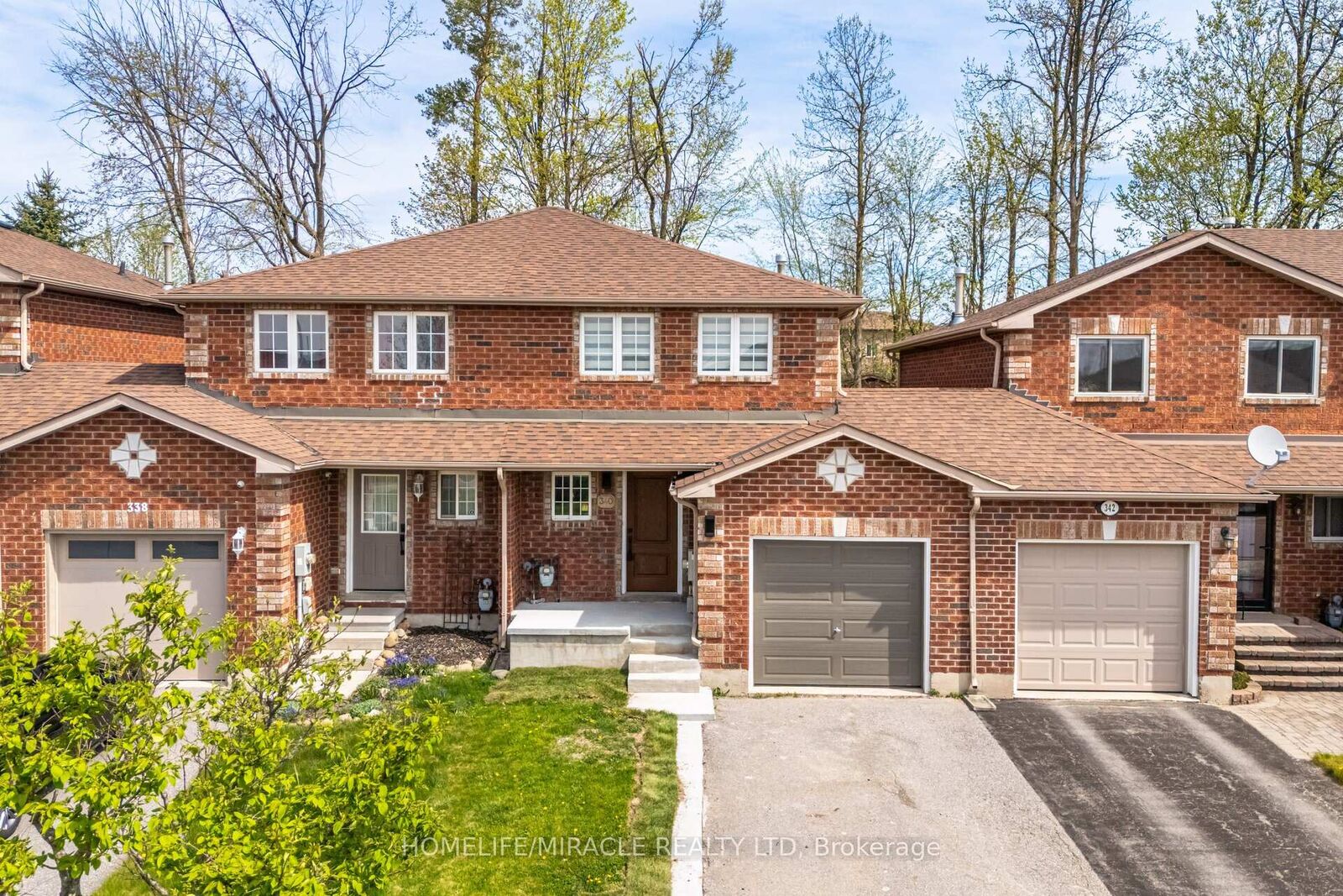 Property Photo:  340 Dunsmore Lane  ON L4M 7B2 