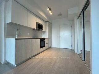 Property Photo: 400 King Street W 2317 ON M5V 0X8