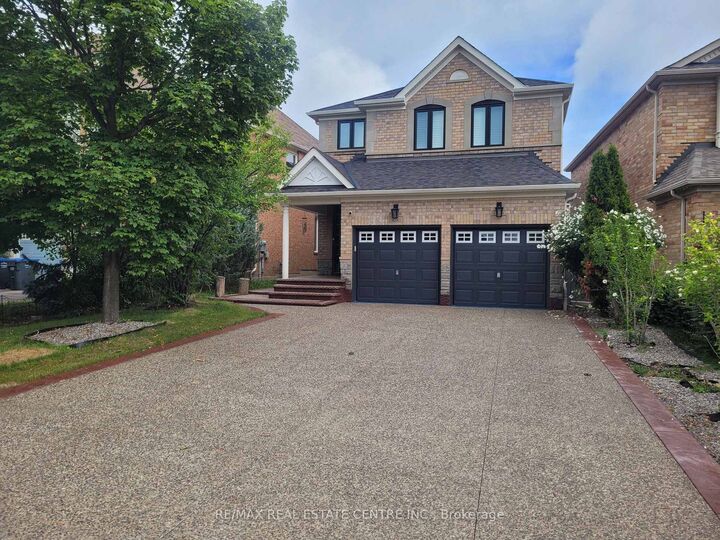 Property Photo:  3081 Mission Hill Drive  ON L5M 0B8 