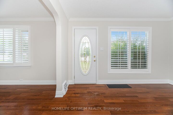 Property Photo:  128 Eagle Street  ON L3Y 1J4 
