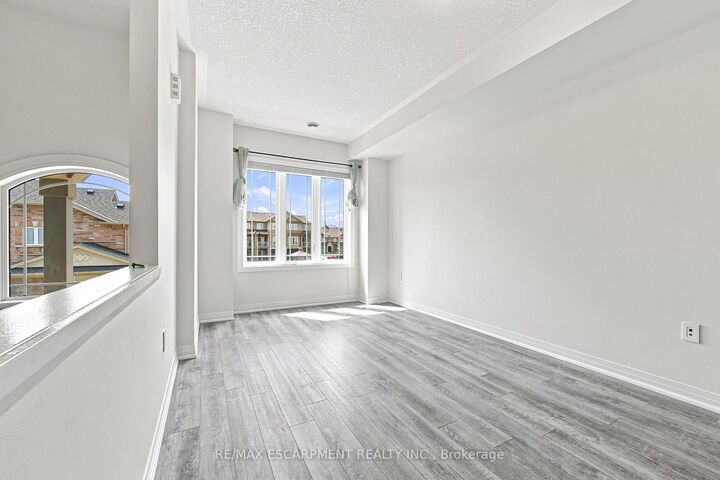 Property Photo: 94 Laguna Village Crescent ON L0R 1P0