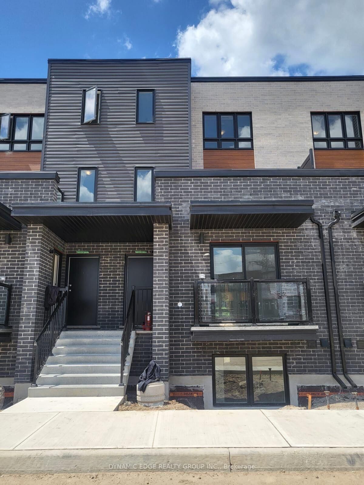 Property Photo: 235 Chapel Hill Drive 25 ON N2R 0S4