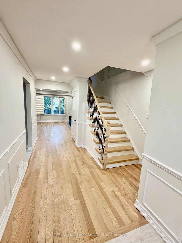 Property Photo: 27 Pugsley Avenue ON L4C 8V2