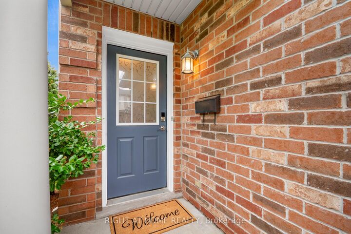 Property Photo:  320 Ambleside Drive 87  ON N6G 5H8 