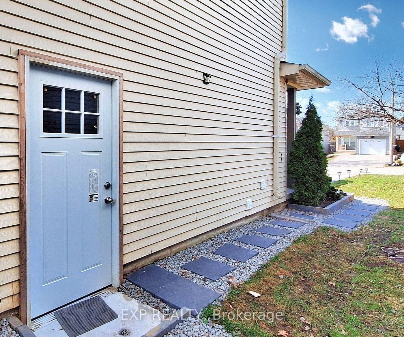 Property Photo:  43 D'Ambrosio Drive  ON L4N 6V6 