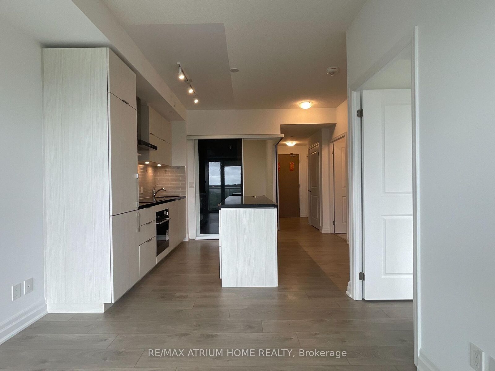 Property Photo:  18 Rouge Valley Drive W 601  ON L6G 0H1 