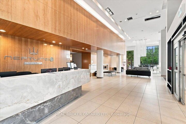 Property Photo: 209 Fort York Boulevard 1468 ON M5V 4A1