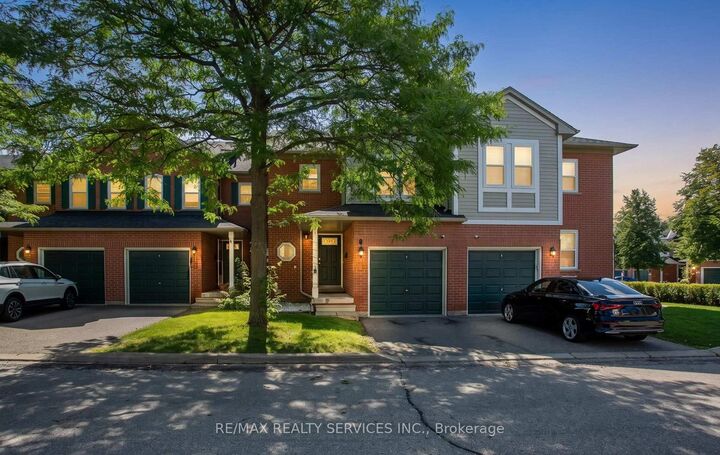 Property Photo: 5659 Glen Erin Drive 40 ON L5M 5P2