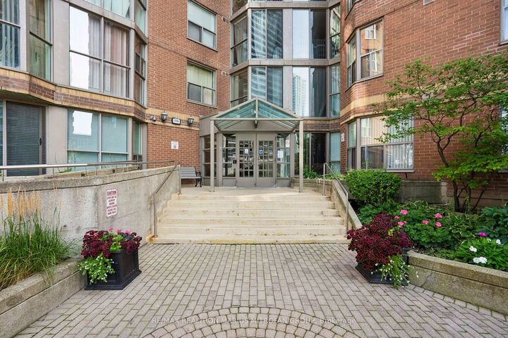 Property Photo:  5795 Yonge Street 805  ON M2M 4J3 