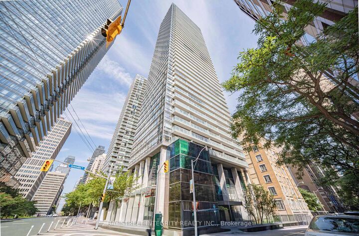 38 Grenville Street 1406 — photo 1