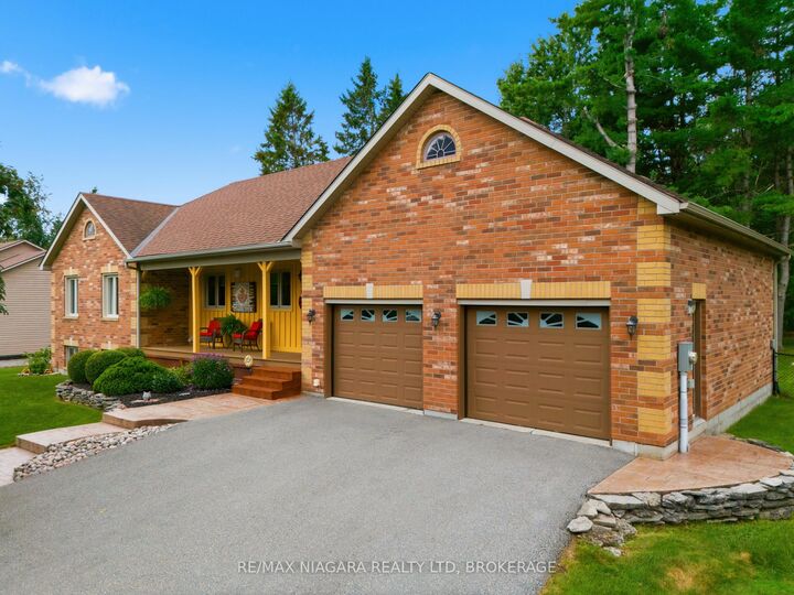 Property Photo: 115 Pinewood Boulevard ON K0M 2T0