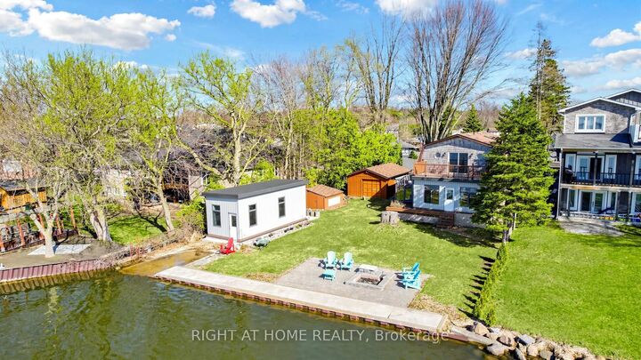 Property Photo: 36 Shirlea Boulevard ON L4P 1K9
