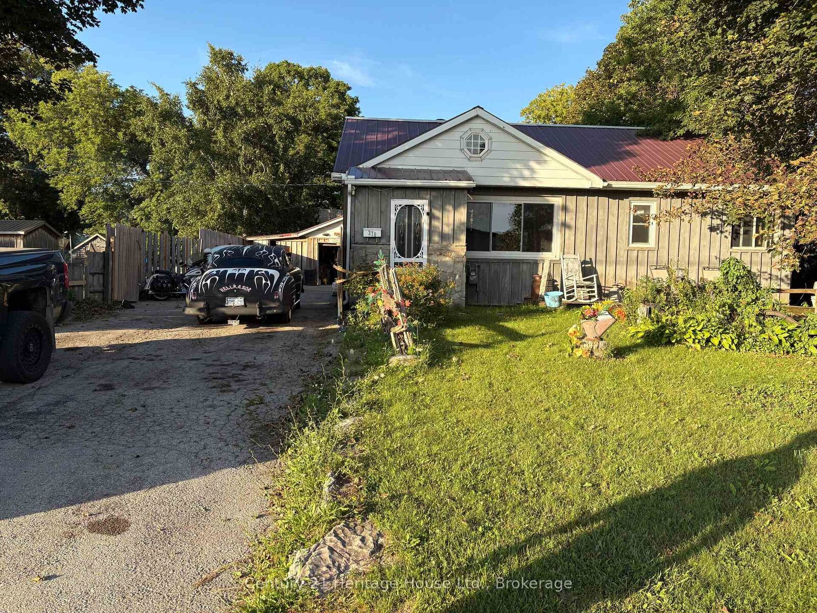 Property Photo:  370 Foster Street  ON N0G 2L1 