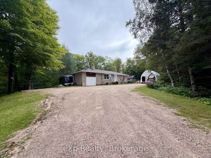 Photo de la propriété: 1643 And 1671 Eagle Lake Road ON P0A 1X0