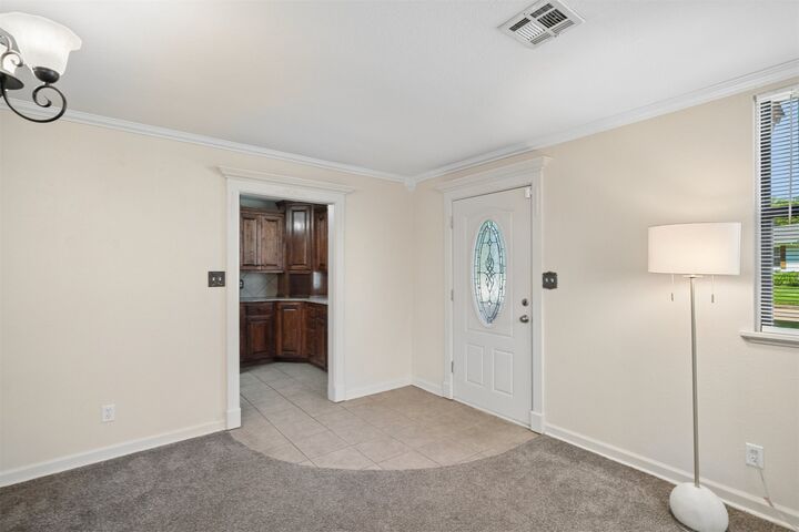 Property Photo: 5247 S Columbia Avenue OK 74105