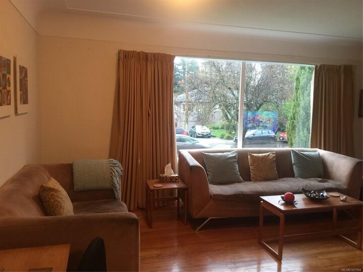Property Photo: 1618 Richardson St BC V8S 1R4