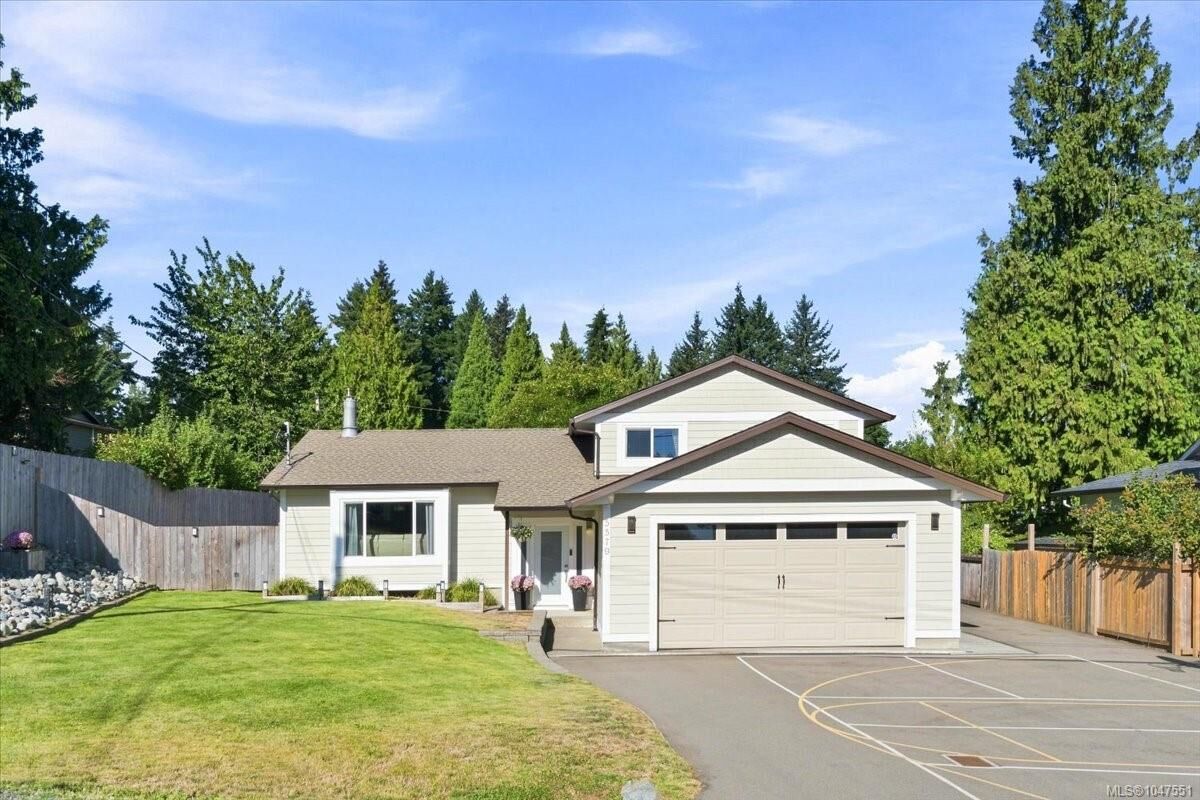 Property Photo: 5579 Clipper Dr BC V9T 5M7