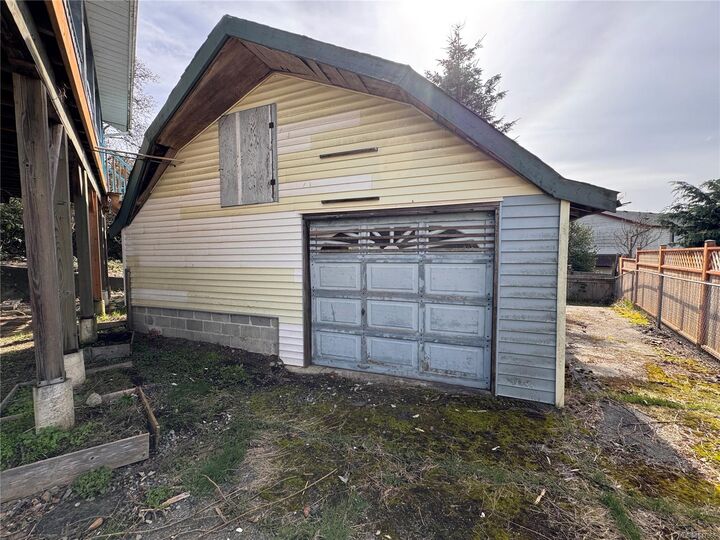 Property Photo: 349 Rockland Rd BC V9W 1N7