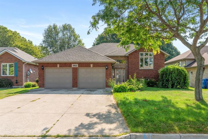 102 Joanne Court — photo 1