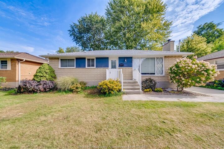 127 Coverdale Street — photo 1