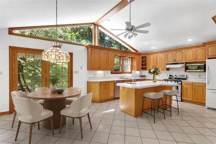 Property Photo:  2965 E Elfinwild Rd  PA 15101 